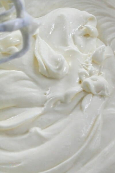 Simple Cream Cheese Frosting Simple Cream Cheese Frosting