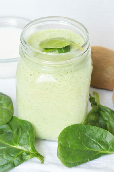 Easy Green Smoothie With Spinach And Fruit Easy Green Smoothie With Spinach And Fruit