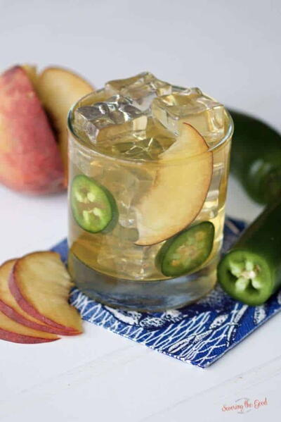 Spicy Peach Bourbon Smash Cocktail Spicy Peach Bourbon Smash Cocktail