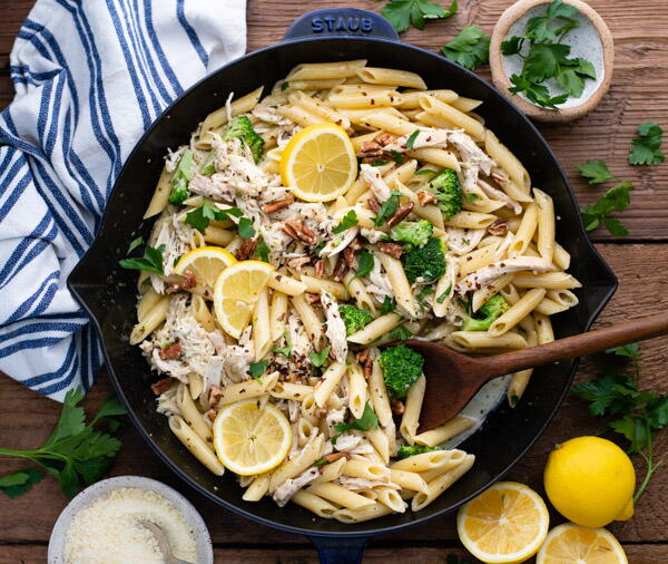 Creamy Chicken Pesto Pasta With Broccoli Creamy Chicken Pesto Pasta With Broccoli