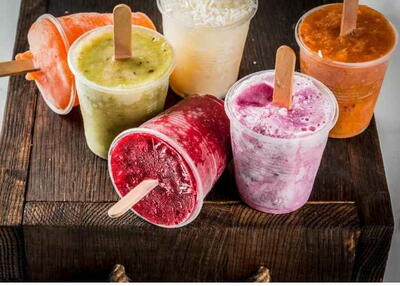 Boozy Popsicles With Juice