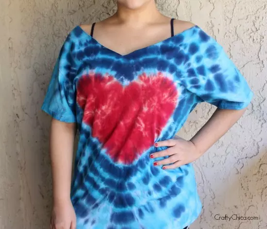 Simple DIY Heart Tie Dye Simple DIY Heart Tie Dye