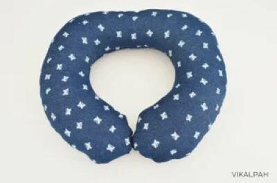 Quick and Easy DIY Travel Pillow Quick and Easy DIY Travel Pillow