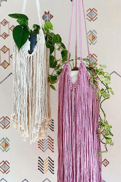 Fringed Macrame Plant Hanger Tutorial Fringed Macrame Plant Hanger Tutorial