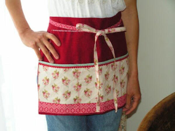 DIY Refashion Placemat Apron DIY Refashion Placemat Apron