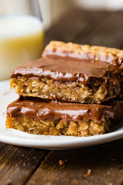 Peanut Butter Bars with Oatmeal Peanut Butter Bars with Oatmeal