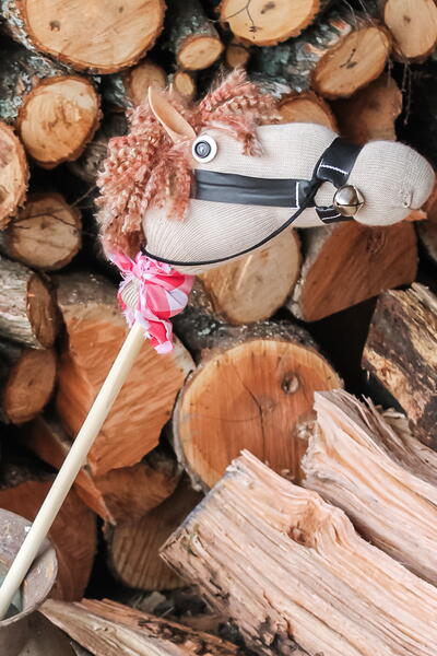 How to Make a Stick Horse with a Sock How to Make a Stick Horse with a Sock