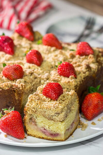 Fresh Strawberry Coffee Cake Fresh Strawberry Coffee Cake