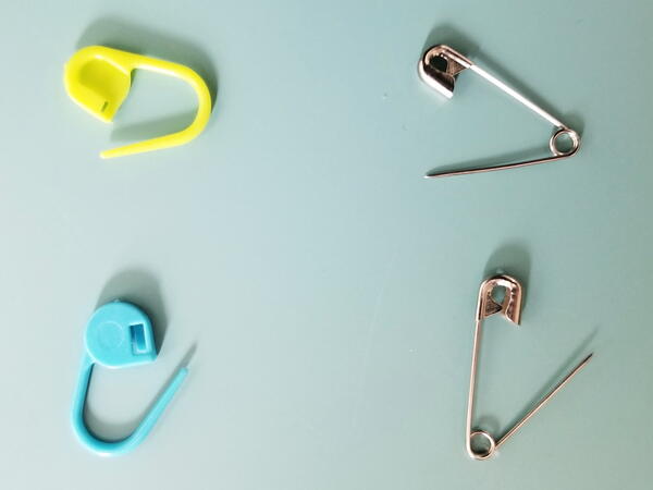 Safety Pins as Stitch Markers