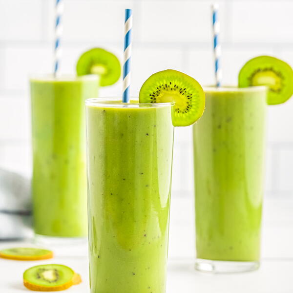 Kiwi Banana Matcha Smoothie Kiwi Banana Matcha Smoothie