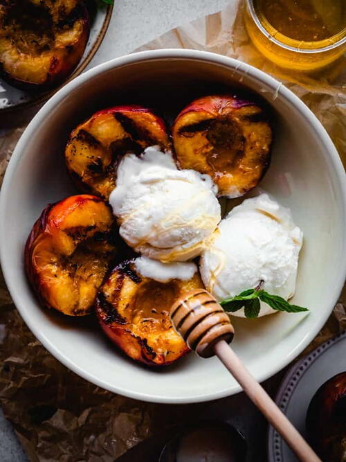 Grilled Peaches With Honey And Ice Cream Grilled Peaches With Honey And Ice Cream
