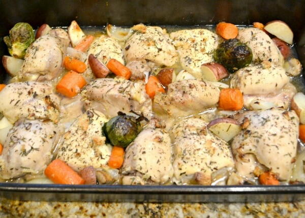 Garlic Herb Roasted Chicken And Vegetables Garlic & Herb Roasted Chicken And Vegetables