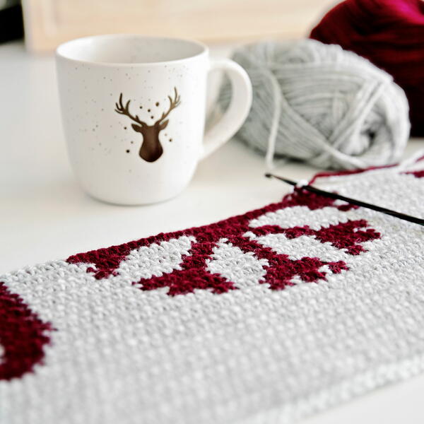 Festive Christmas Throw Pillows Festive Christmas Throw Pillows