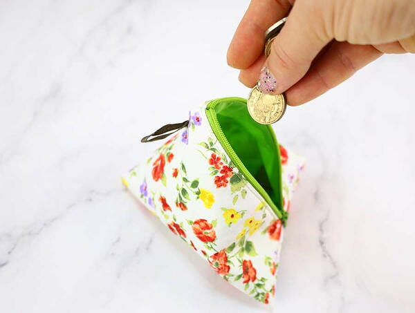 Triangular Coin Purse With No Exposed Seams Triangular Coin Purse With No Exposed Seams