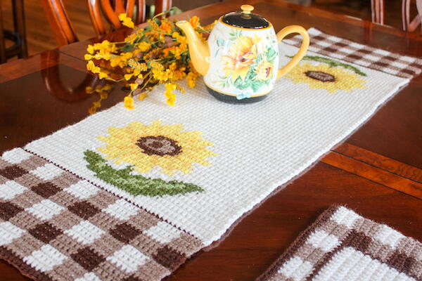Gingham Sunflower Table Runner Gingham Sunflower Table Runner