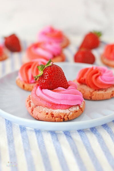 Strawberry Cookies Strawberry Cookies