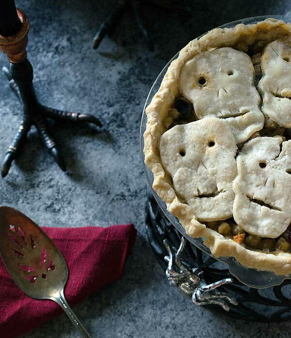 Spooky Skull Vegan Pot Pies Spooky Skull Vegan Pot Pies