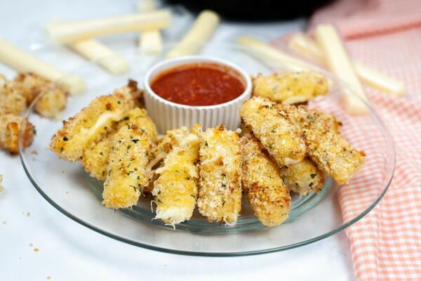 Air Fryer Mozzarella Sticks Air Fryer Mozzarella Sticks
