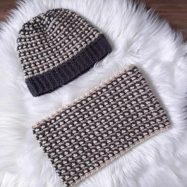 Trinity Stitch Striped Crochet Cowl Free Pattern Trinity Stitch Striped Crochet Cowl – Free Pattern