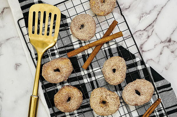 Air Fryer Doughnuts With Canned Biscuits Air Fryer Doughnuts With Canned Biscuits