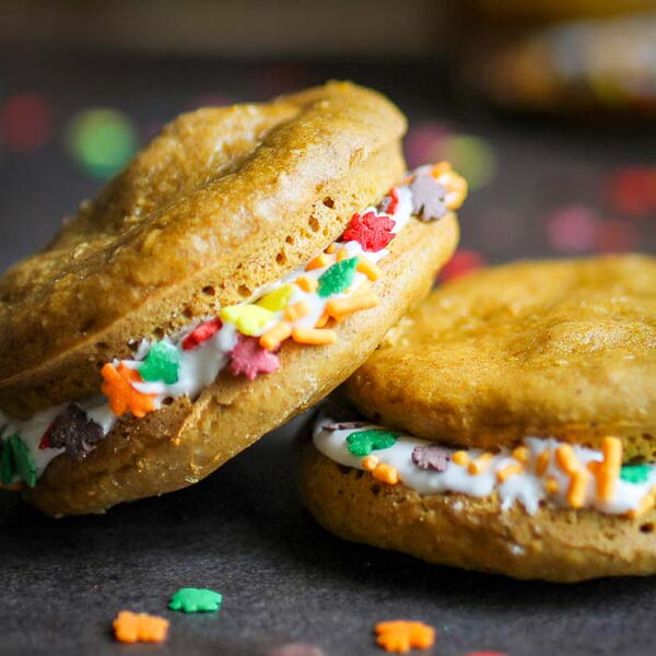 Pumpkin Cheesecake Whoopie Pies Pumpkin Cheesecake Whoopie Pies