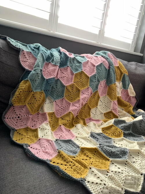 Hexilove Basic Solid Hexagon Blanket Hexilove Basic Solid Hexagon Blanket