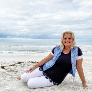 Maybellene Crochet On Fabric Free Pattern Diy Upcycle T-shirt Embellishment Beginner Project Maybellene Crochet On Fabric Free Pattern Diy Upcycle T-shirt Embellishment Beginner Project