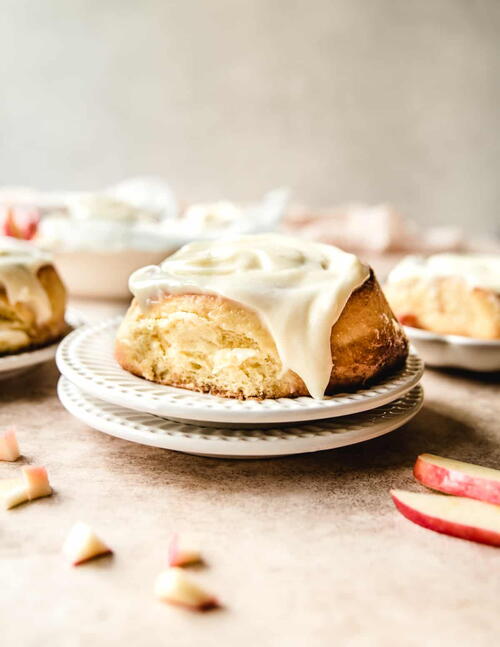 Cinnamon Rolls With Apple Pie Filling Cinnamon Rolls With Apple Pie Filling