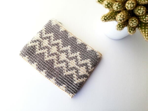Zigzag Diamond Crochet Pouch With A Zipper Zigzag Diamond Crochet Pouch With A Zipper