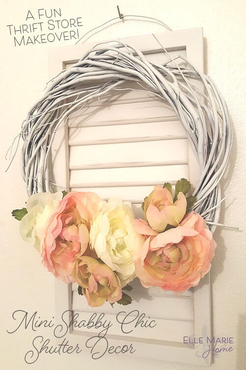 Mini Shutter With Wreath Accent Mini Shutter With Wreath Accent