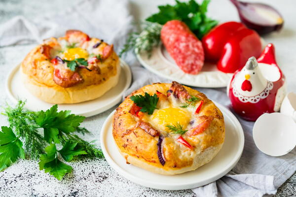 Mini Egg Pizza Mini Egg Pizza