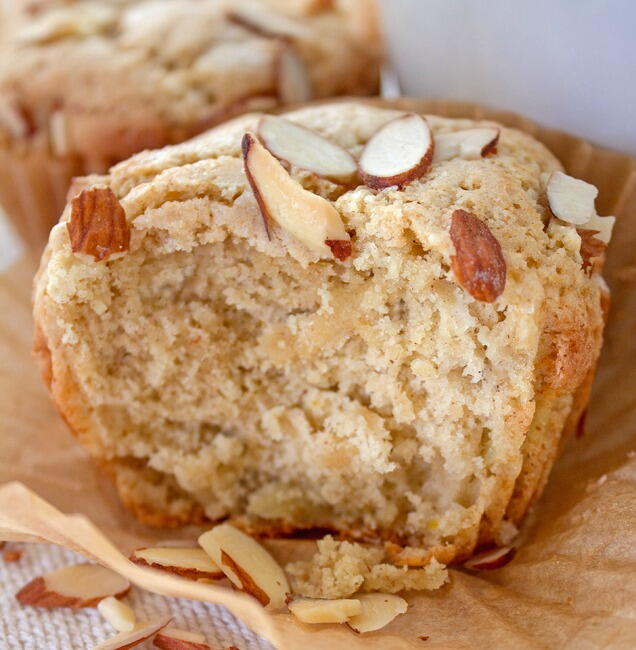 Apple Almond Muffins Apple Almond Muffins