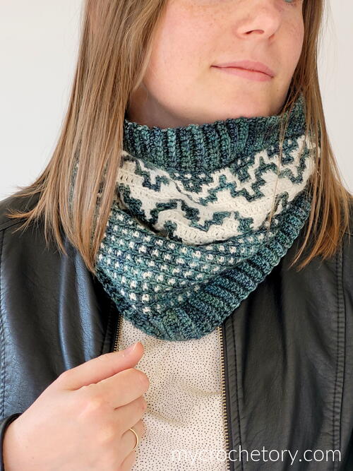 Namari Mosaic Cowl Namari Mosaic Cowl