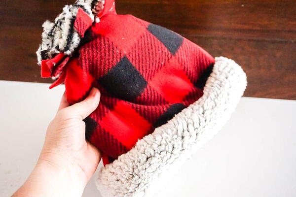 Diy Fleece Hat With No Sewing Diy Fleece Hat With No Sewing