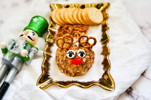 Cute Reindeer Cheese Ball Cute Reindeer Cheese Ball