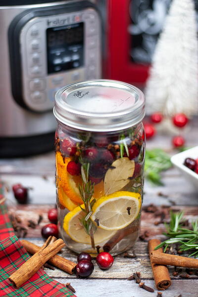 Christmas Potpourri Simmer Pot Christmas Potpourri Simmer Pot