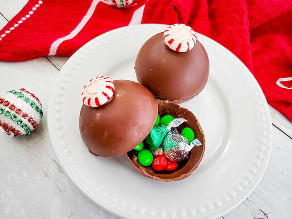 Hollow Chocolate Ball With Candy Inside Hollow Chocolate Ball With Candy Inside
