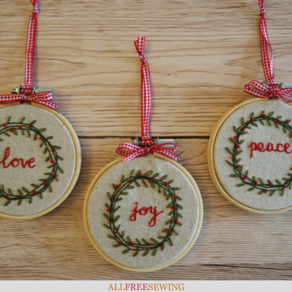 Vintage Christmas Wreath Beaded Embroidered Ornaments Vintage Christmas Wreath Beaded Embroidered Ornaments