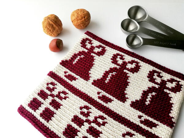 Pot Holder With Presents And Bells Pot Holder With Presents And Bells