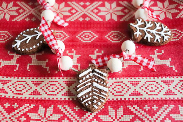 Cinnamon Applesauce Ornament Christmas Garland Cinnamon Applesauce Ornament Christmas Garland