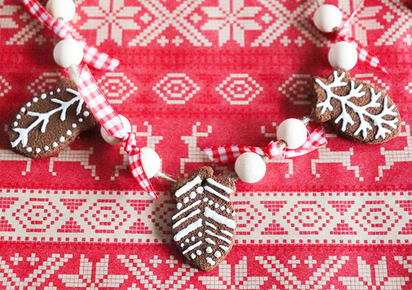 Cinnamon Applesauce Ornament Christmas Garland Cinnamon Applesauce Ornament Christmas Garland