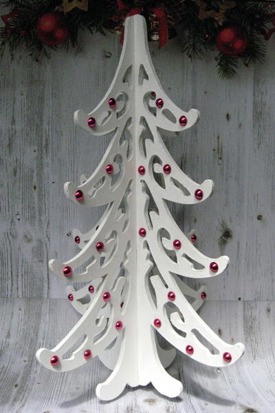 Easy Wooden Christmas Tree Centerpiece