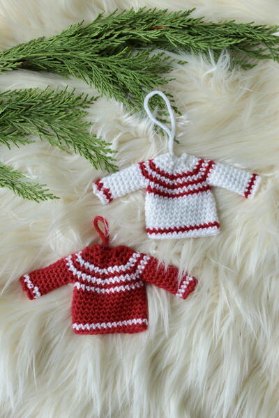 Mini Xmas Crochet Jumper Ornament Mini Xmas Crochet Jumper Ornament