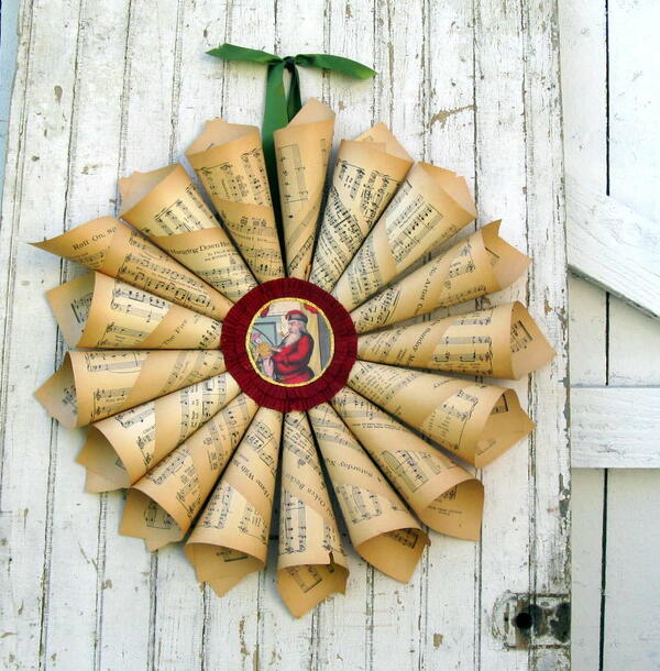 Decorative Vintage Paper Wreath Decorative Vintage Paper Wreath