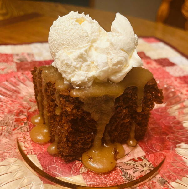 Gingerbread Cake With Caramel Sauce Gingerbread Cake With Caramel Sauce