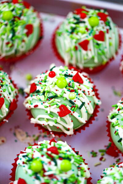 Grinch Cocoa Bombs Grinch Cocoa Bombs