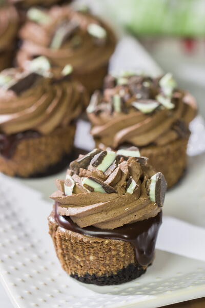 Mini Chocolate Cheesecakes Mini Chocolate Cheesecakes