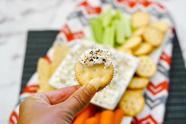 Easy 3 Ingredient Everything But The Bagel Dip Easy 3 Ingredient Everything But The Bagel Dip