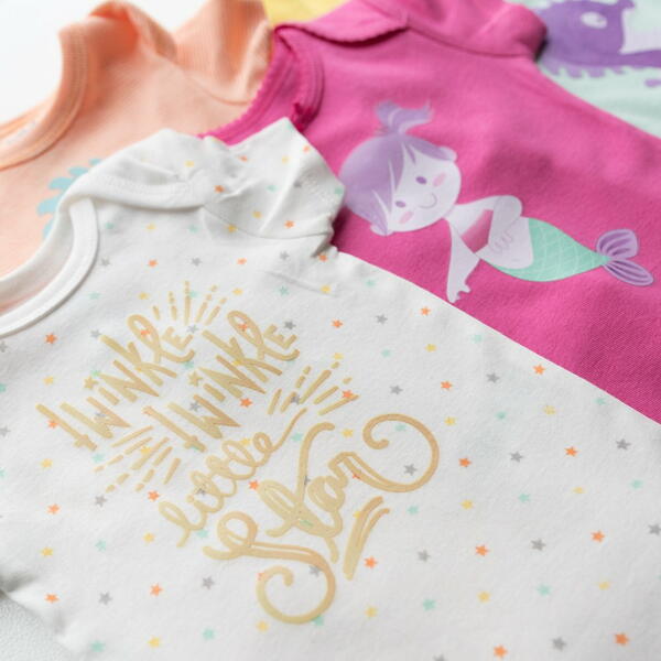 Create Custom Onesies with the Cricut EasyPress Create Custom Onesies with the Cricut EasyPress