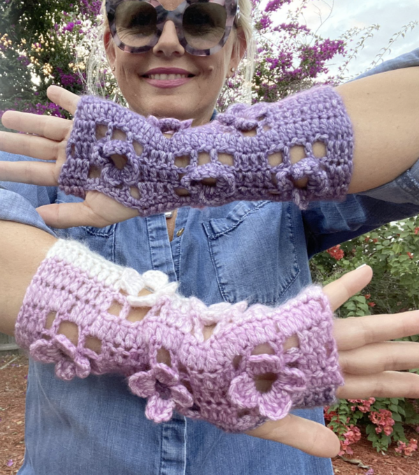 Vivid Petal Fingerless Mitts Vivid Petal Fingerless Mitts